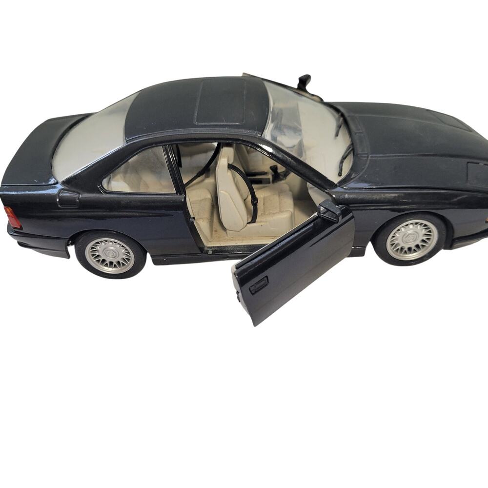 Maisto Vintage 1990 1/18 Scale Diecast Model Car Black BMW 850i  6226-1Box7 - Picture 3 of 9